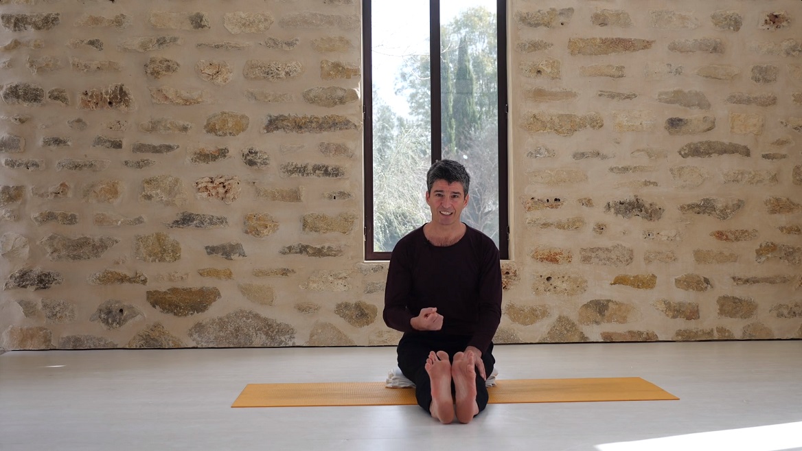 להתחבר מחדש לנשימה עם אימון פראניאמה- 7 להעמיק בנאדי שודהאנה